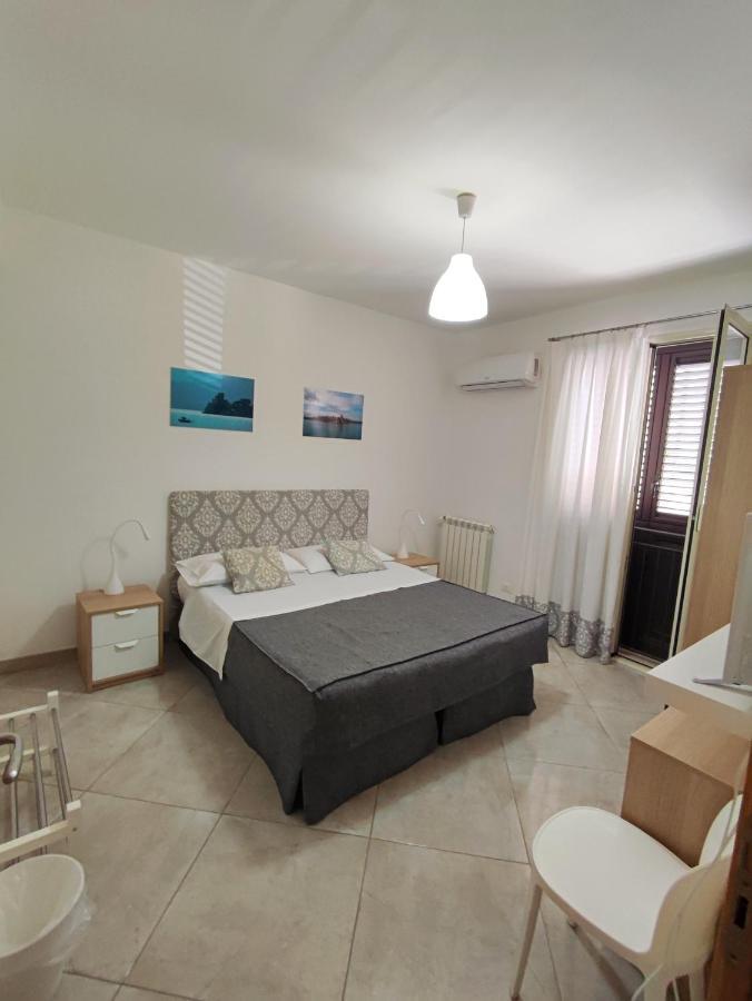 B&B Flavilla Santa Flavia Exterior foto